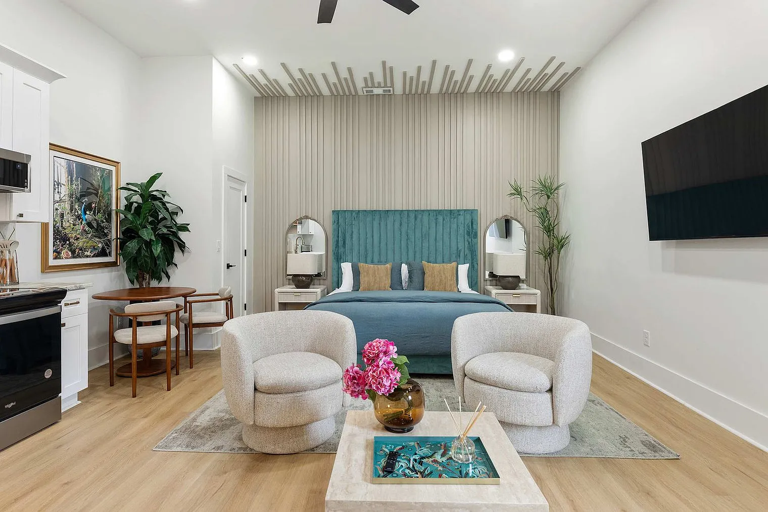 Studio, 1.0 bath, 592 sqft, $3,366 — Photo 2