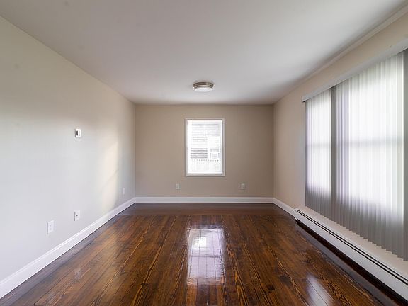 2nd image of 39 Case Ave Floor 1