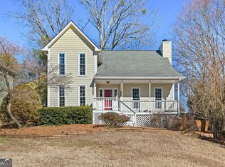 150 Carriage Station Cir, Roswell, GA 30075