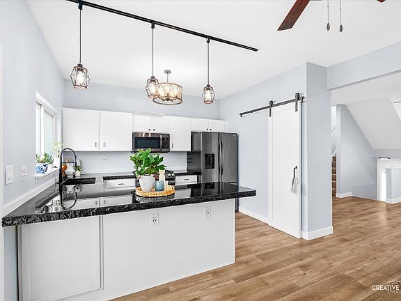 4th image of 2409 Courtyard Cir Unit 4