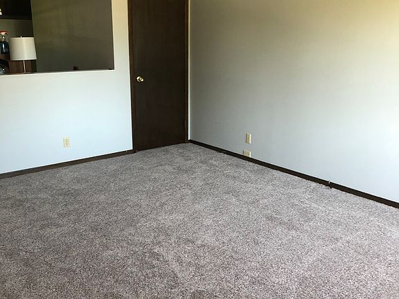 2nd image of 1332 W Burbank Ave