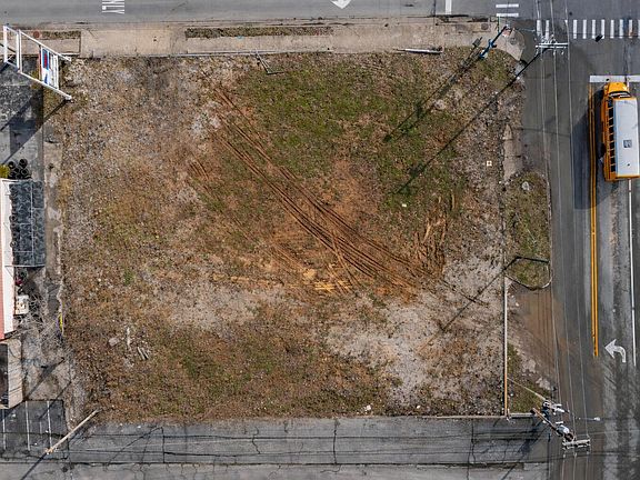 2nd image of 1209 Winchester Rd