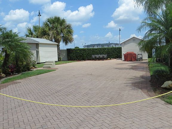 2nd image of 2019 Saint George Dr