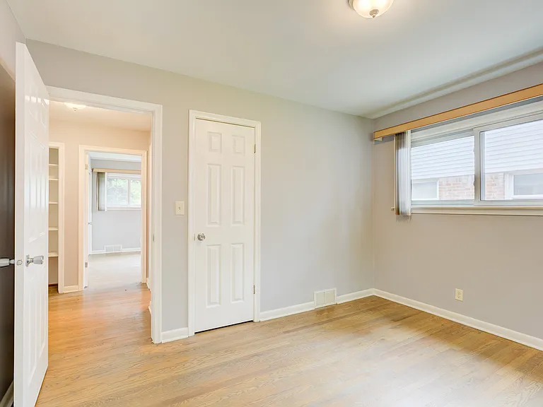 4708 Woodland Ave — Photo 12