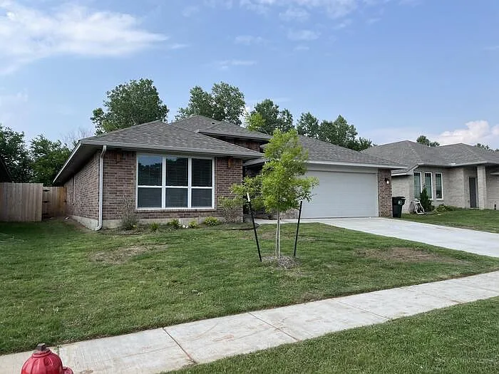 1105 Osprey Dr — Photo 3