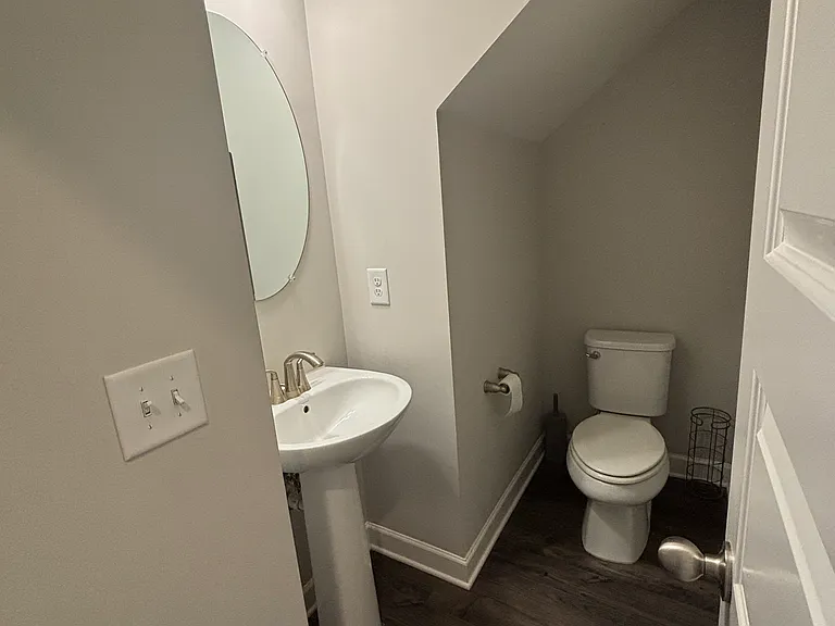 326 Banbury Dr — Photo 9
