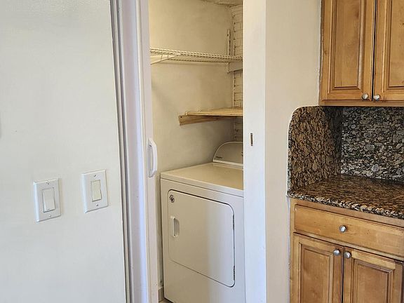 4th image of 1283 SW 46th Avenue