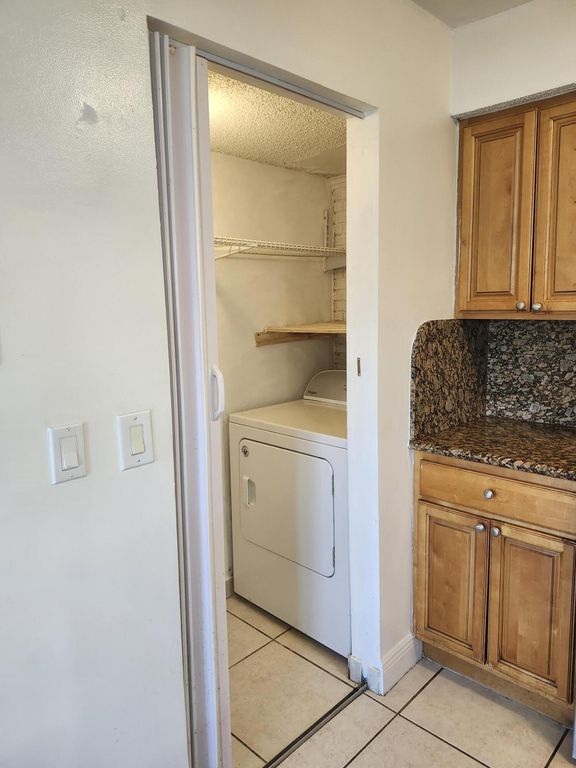 1283 SW 46th Avenue, photo 4