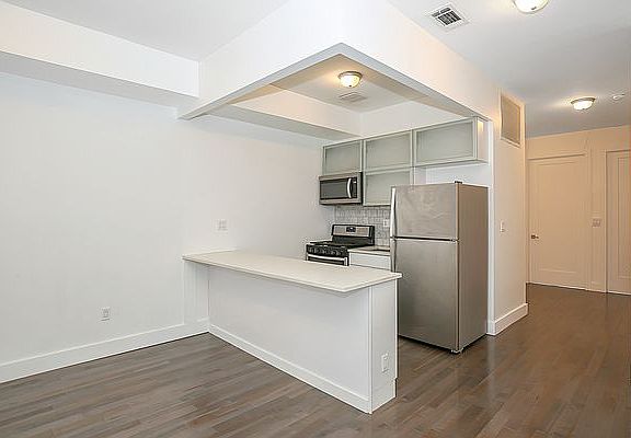 4th image of 264 Saratoga Ave #3