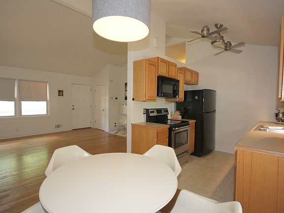 Living Rm/Kitchen