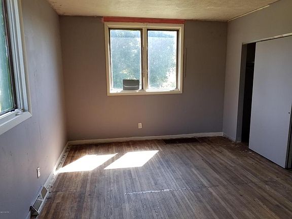 5th image of 3308 E Britain Ave