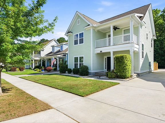 4th image of 1698 Sparkleberry Ln
