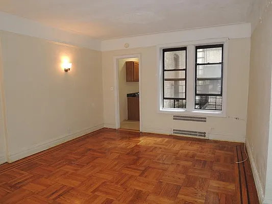 Rented by Lang Realty LLC | media 9