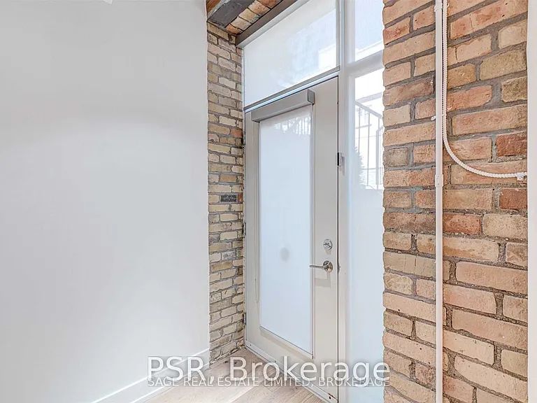 955 Queen St W #117 — Photo 2