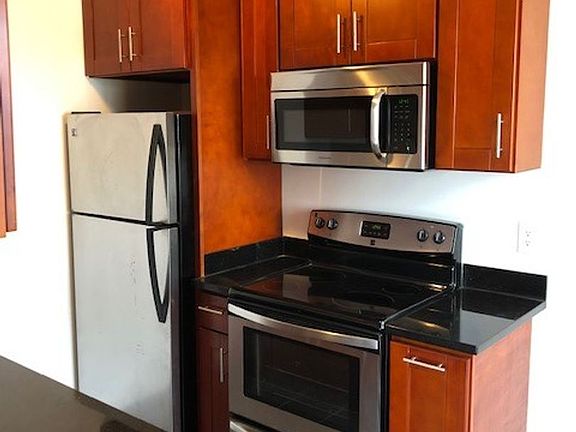 3rd image of 725 Monterey Blvd APT 8