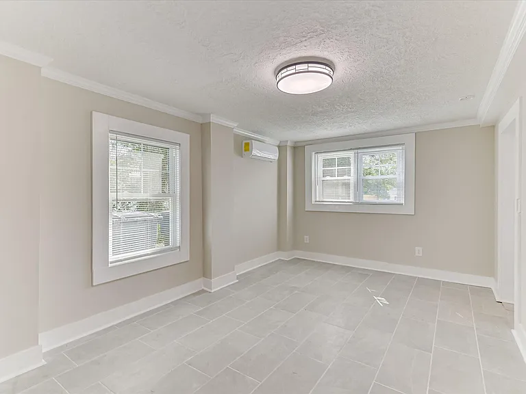 325 Meridian Ave — Photo 11