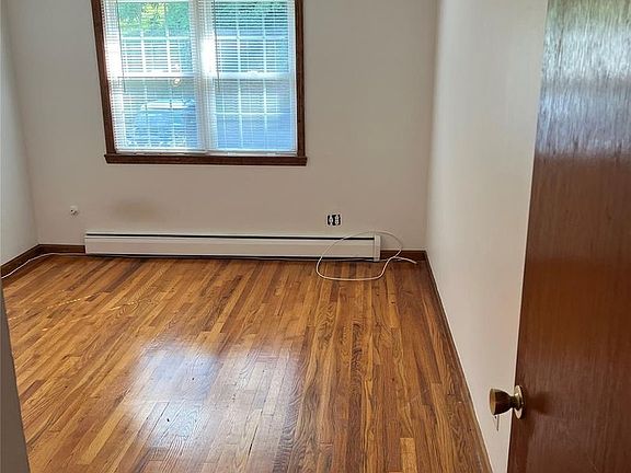 3rd image of 6 Colonial Rd APT 70