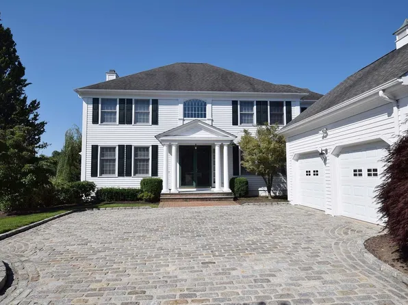 16 Meadow Ln, Manhasset, NY 11030