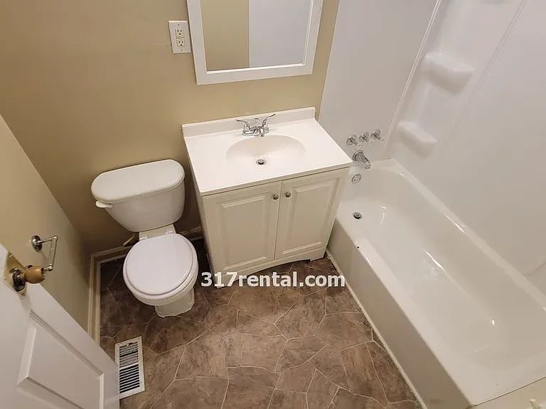 3130 N Huber St — Photo 2