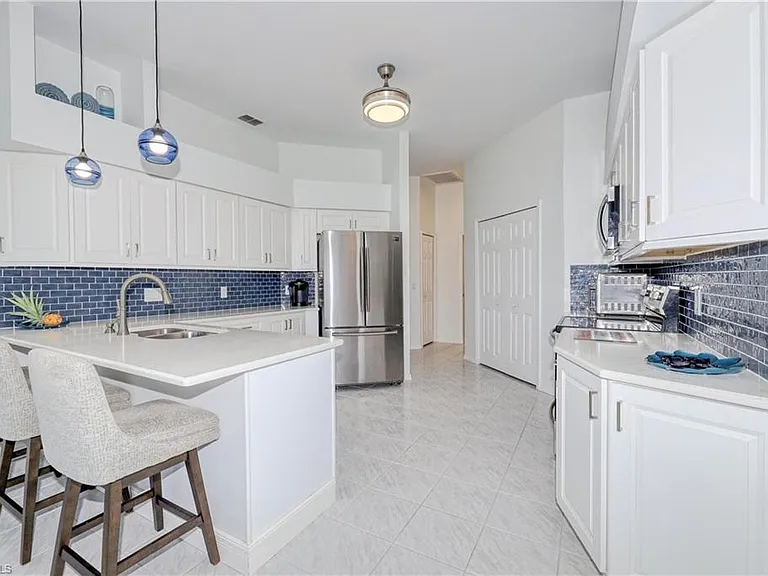 22589 Island Lakes Dr — Photo 11