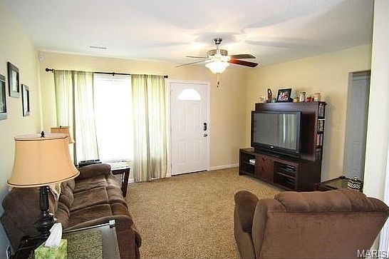 3rd image of 115 Willow Hts