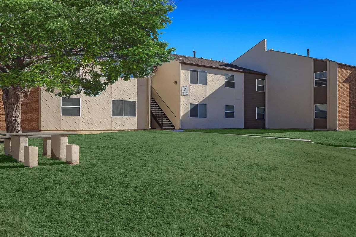 Gateway East Apartments — Photo 3
