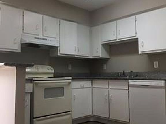 5th image of 5625 Antoine Dr #1607