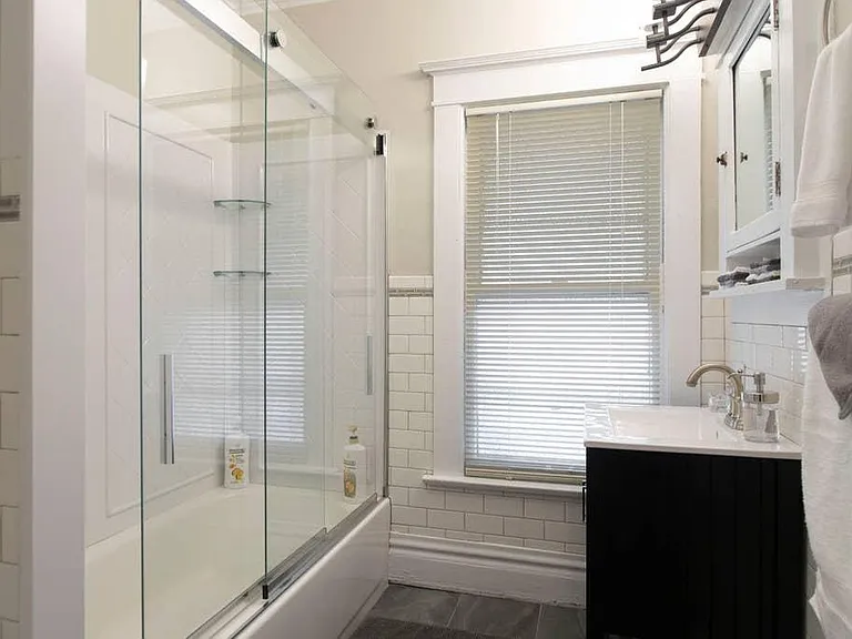 Upstairs Full Bath