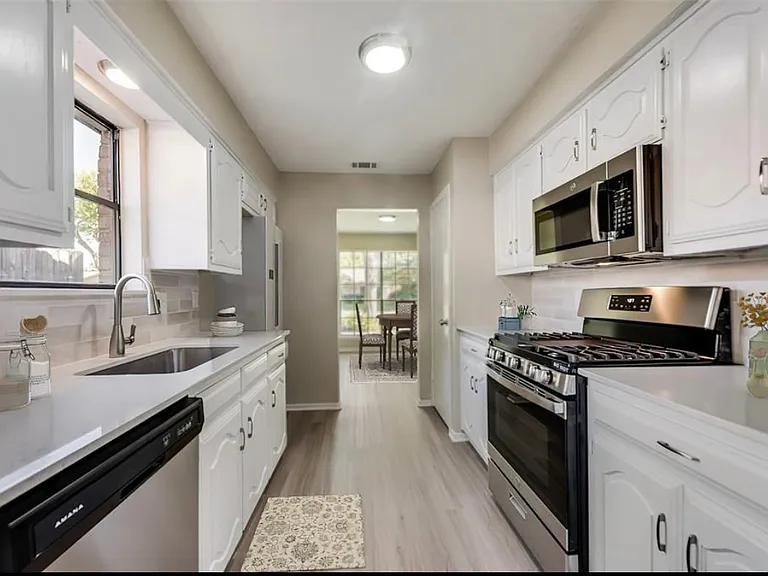 1317 Westpark Dr — Photo 5