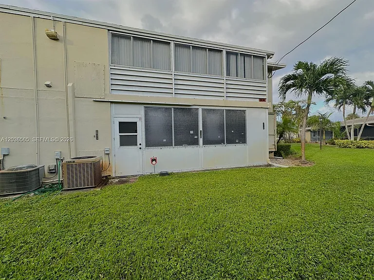 306 Circle Dr S #104 — Photo 10