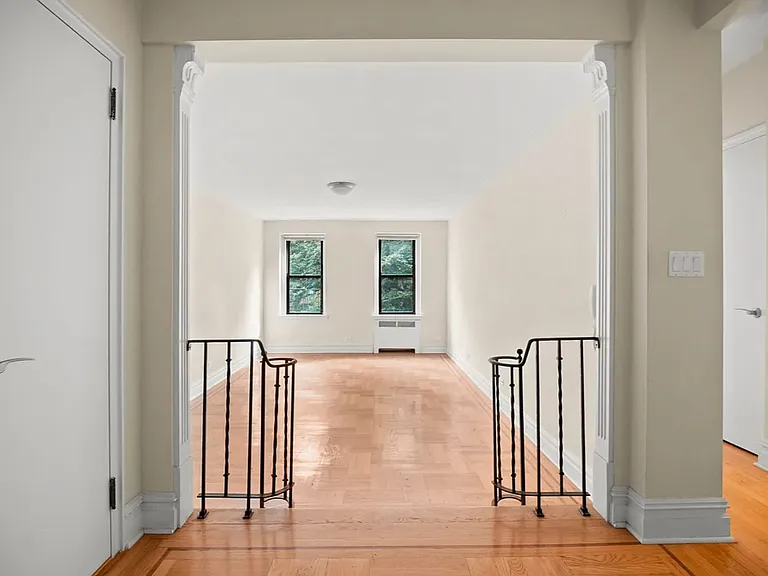 725 W 184th St #3M — Photo 1
