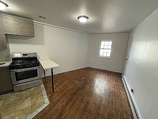 3rd image of 1001 Fulton St #5