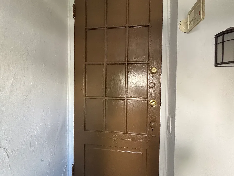209 Fillmore Apt B - Photo 1_05112026