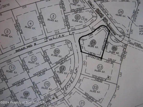 Julian Ln, Archbald, PA 18403