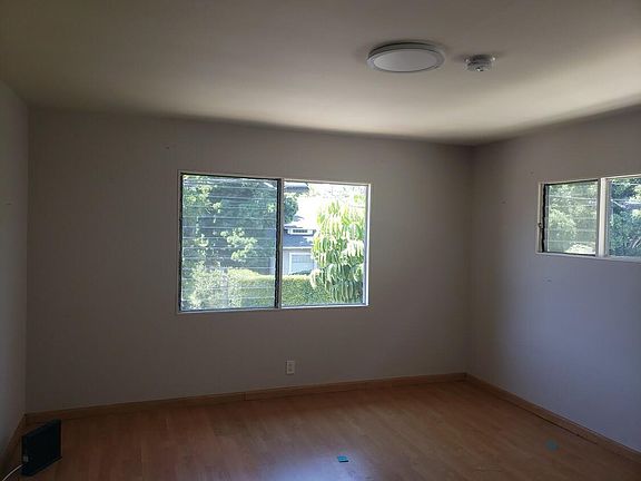3rd image of 1922 Vista Del Mar St APT 8