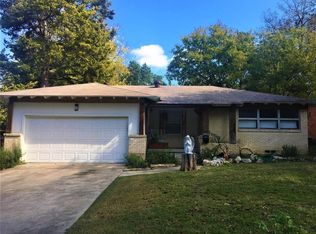 2402 Santa Cruz Dr, Dallas, TX 75227