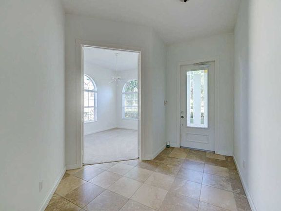4th image of 10649 SW Stratton Dr