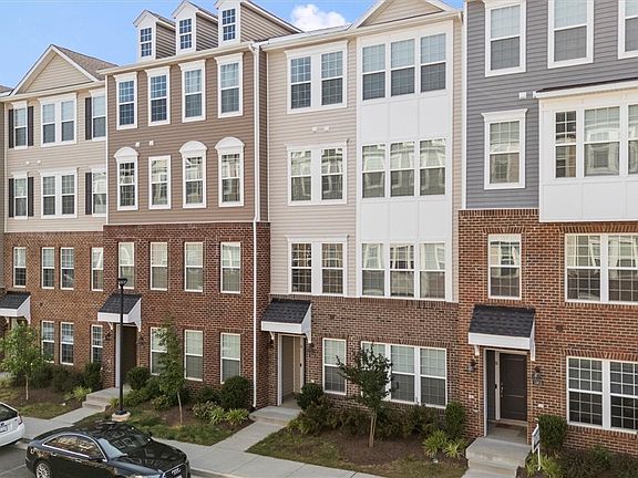 3rd image of 5905 Laurel Bed Ln Unit B