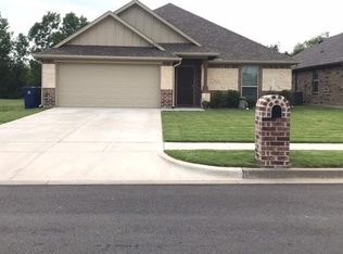 8904 Kiowa Dr, Greenville, TX 75402