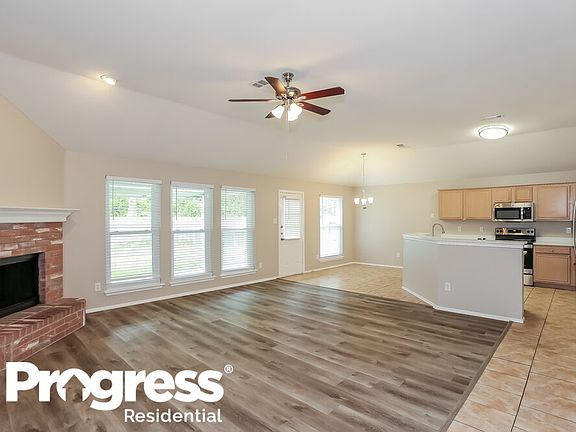4th image of 1014 Ronald Allen Ct