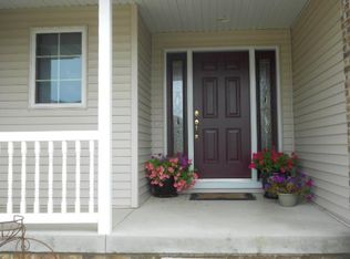 170 Bunker Cir, Dike, IA 50624