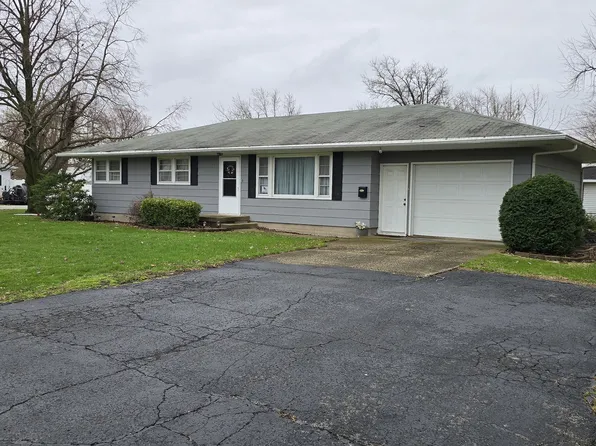 408 Emma St, Chenoa, IL 61726