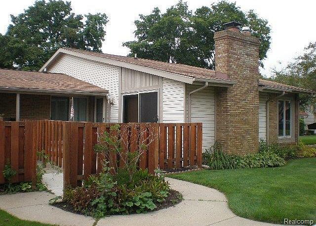 1st image of 17 Willow Way #1