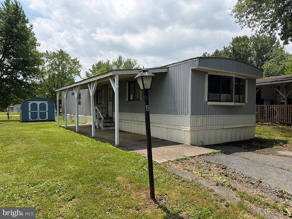 1st image of 8 Redwood Ln