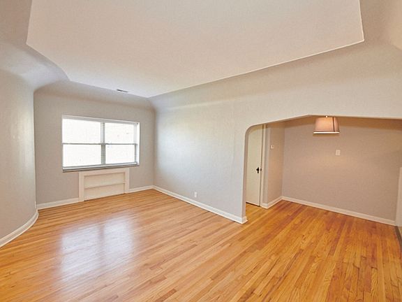 3rd image of 5835 Lindenwood Ave APT 2N