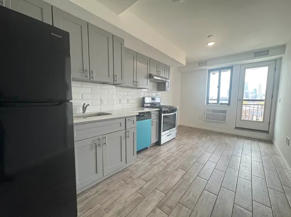 25-28 Broadway #7A, Astoria, NY 11106