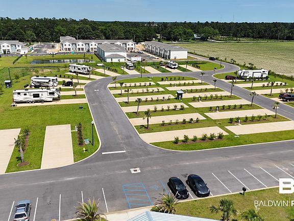 2nd image of 820 Vacation Cir