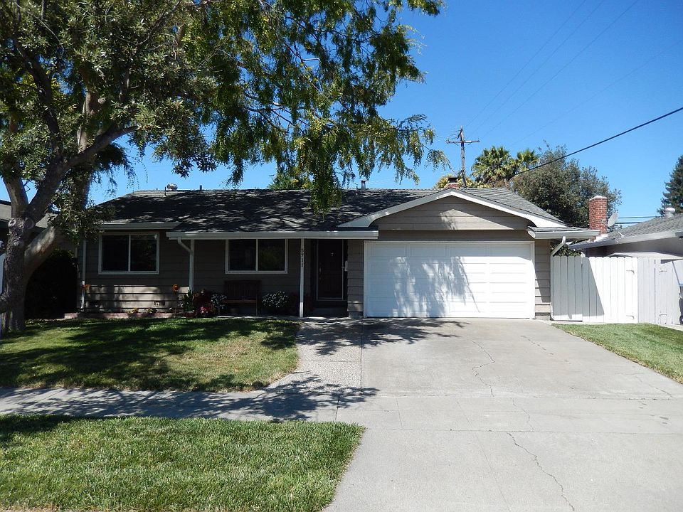 1st image of 5711 Arapaho Dr