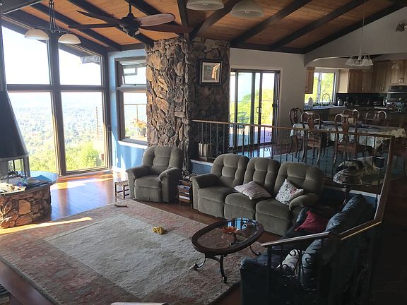 5th image of 16480 Blackberry Hill Rd
