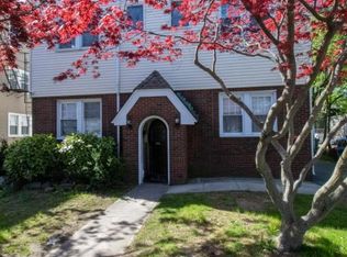 840 Seaman Ave E APT 2E, Baldwin, NY 11510